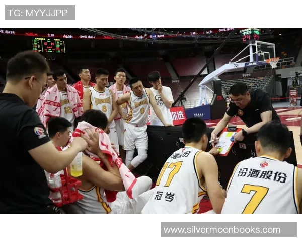 武汉篮球队与南京篮球队赛后复盘分析比赛经验与战术调整探讨 武汉篮球队与南京篮球队赛后复盘分析比赛经验与战术调整探讨