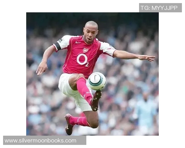 红衣服的足球明星在绿茵场上的传奇故事与辉煌成就 红衣服的足球明星在绿茵场上的传奇故事与辉煌成就